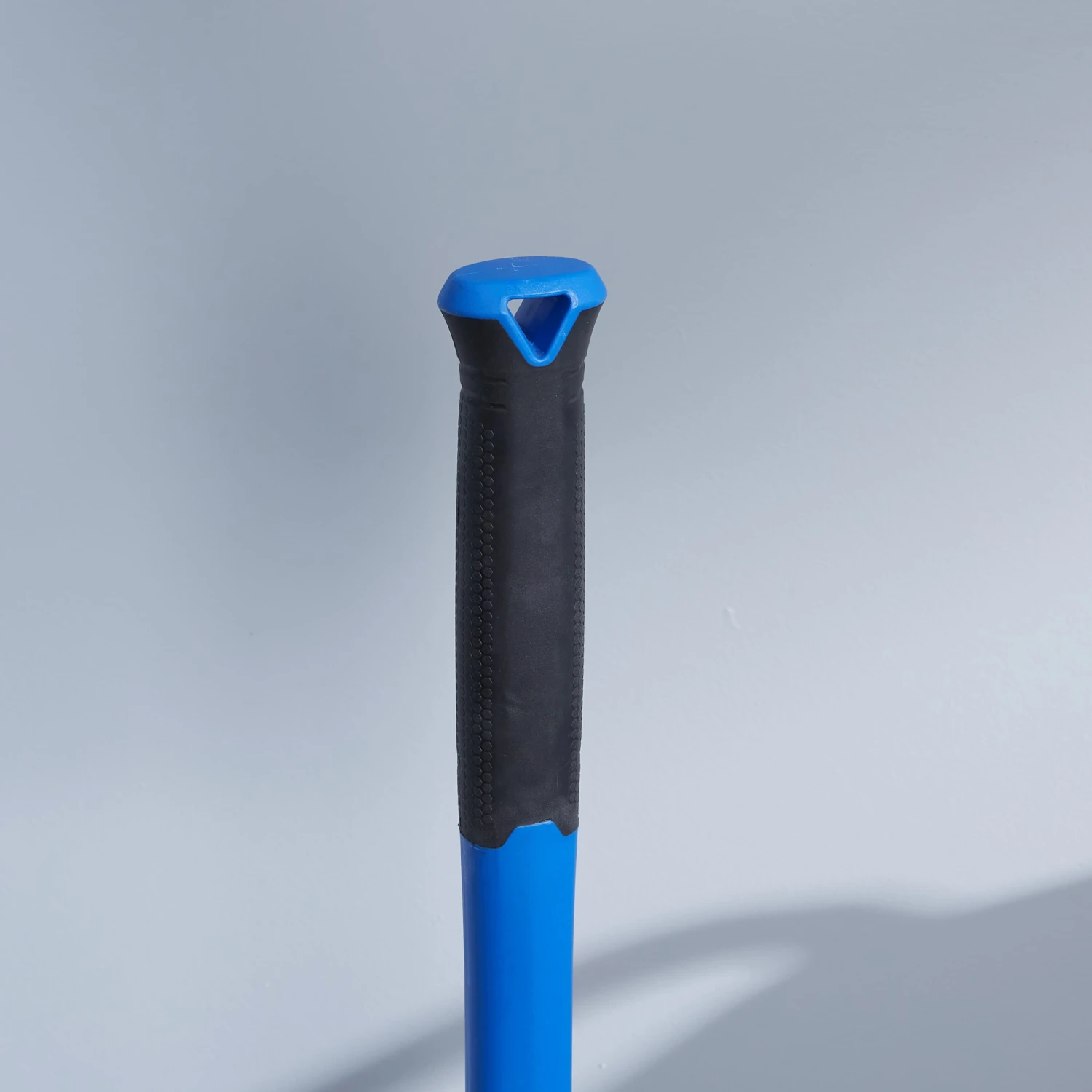 Kobalt 10 -lb Steel Head Fiberglass Handle Demolition Sledge Hammer 4 Kobalt 10 -lb Steel Head Fiberglass Handle Demolition Sledge Hammer - Image 4