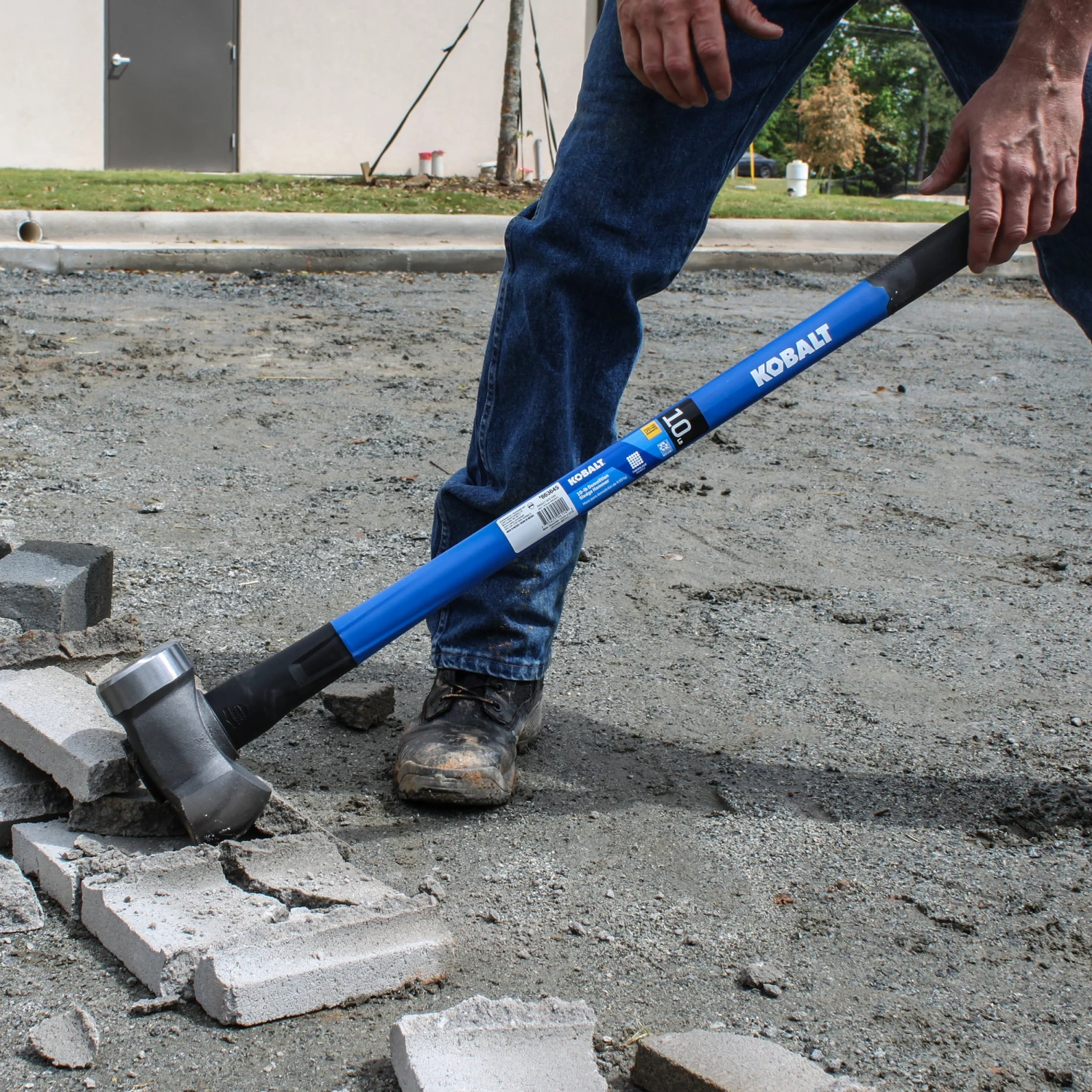 Kobalt 10 -lb Steel Head Fiberglass Handle Demolition Sledge Hammer 13 Kobalt 10 -lb Steel Head Fiberglass Handle Demolition Sledge Hammer - Image 13