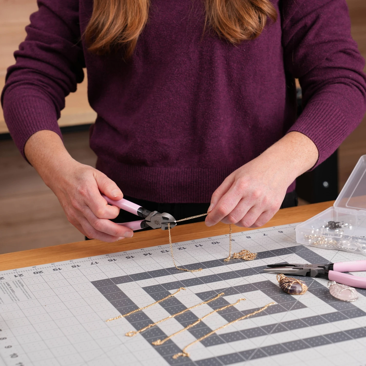 Kobalt Pink 6-in Diagonal Cutting Pliers 4 Kobalt Pink 6-in Diagonal Cutting Pliers - Image 4